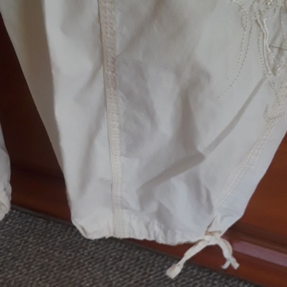 Capris - Picture 4 of 5